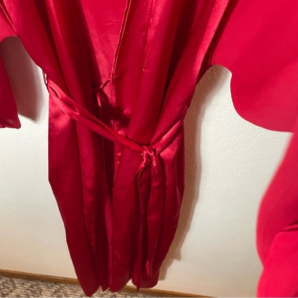 Victorias Secret Vintage Gold Label Red Tie Waist Sheer Sleeve Robe size M/L - Picture 6 of 9